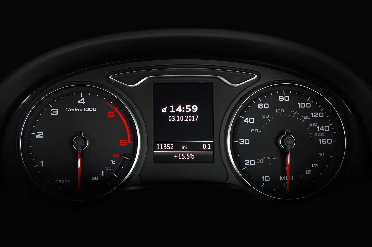 Strømpriser på autopilot: Vælg det rigtige elselskab og sænk regningen nu